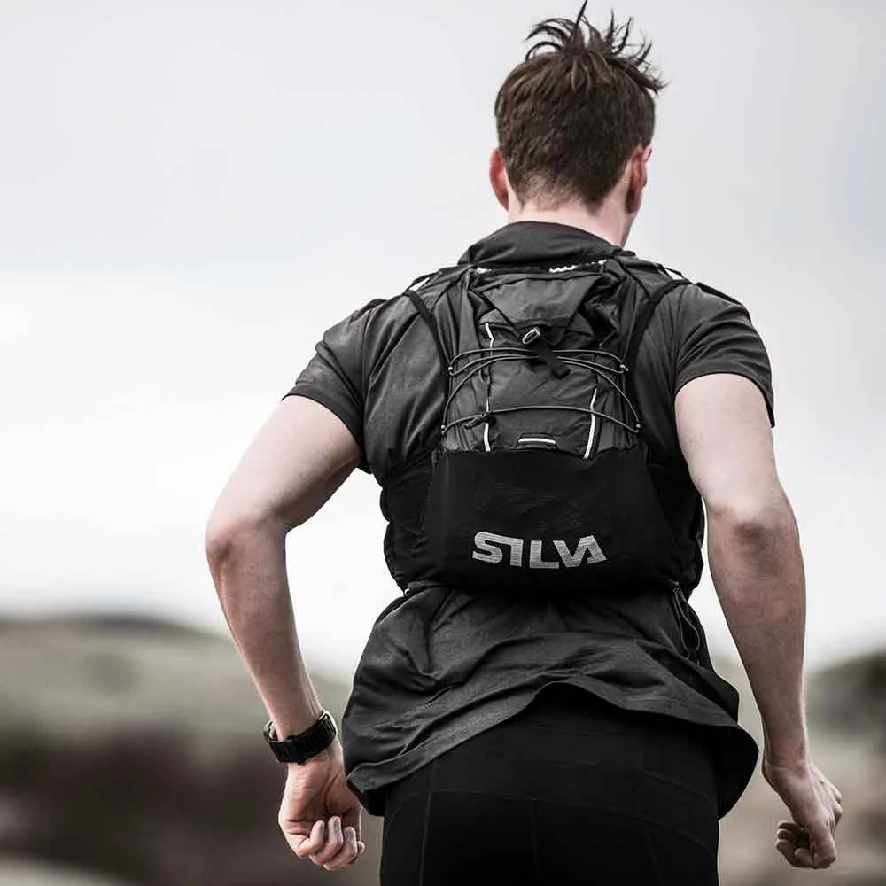 瑞典越野跑背囊 Strive Light Black 10L
