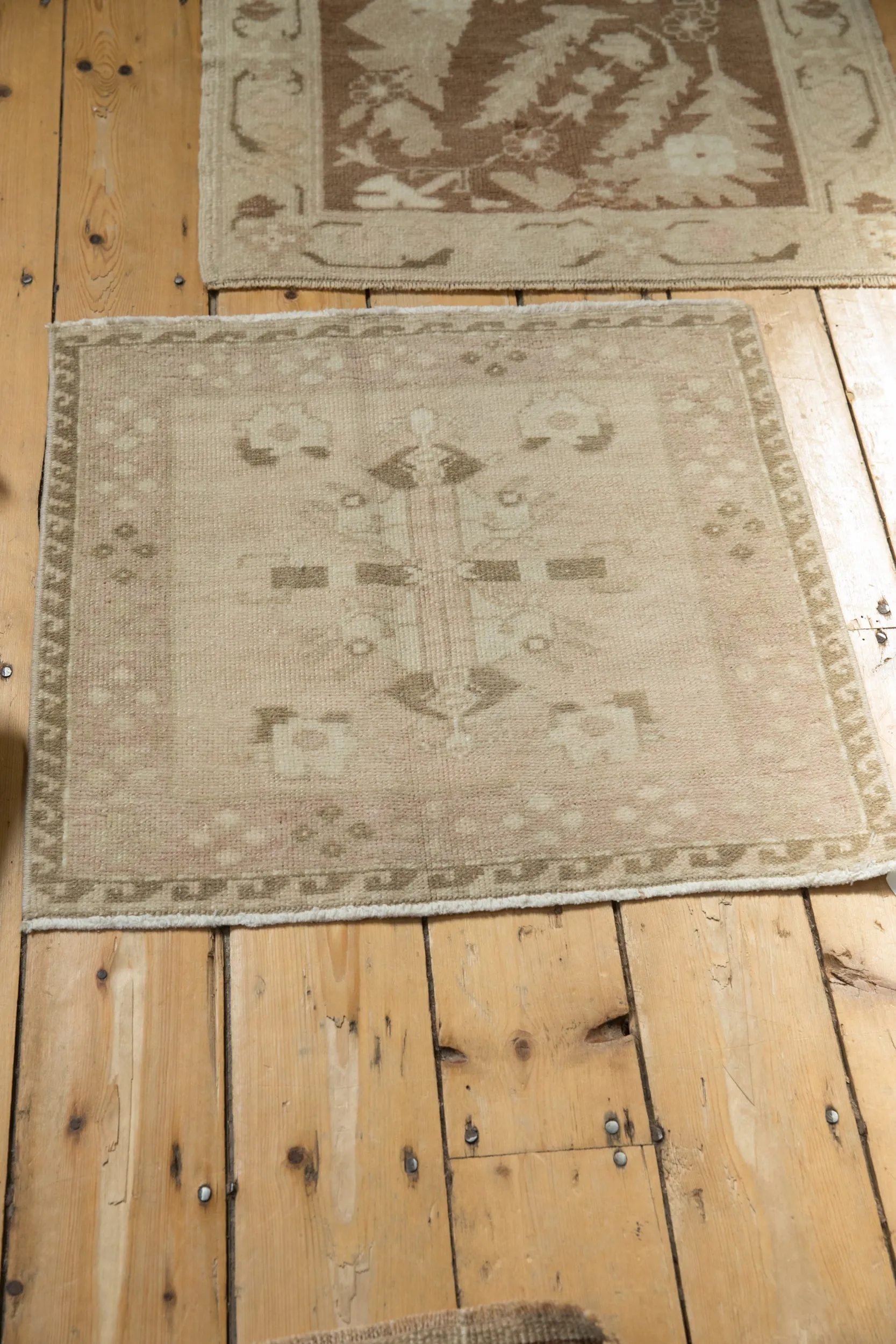2x2 Vintage Distressed Oushak Square Rug Mat