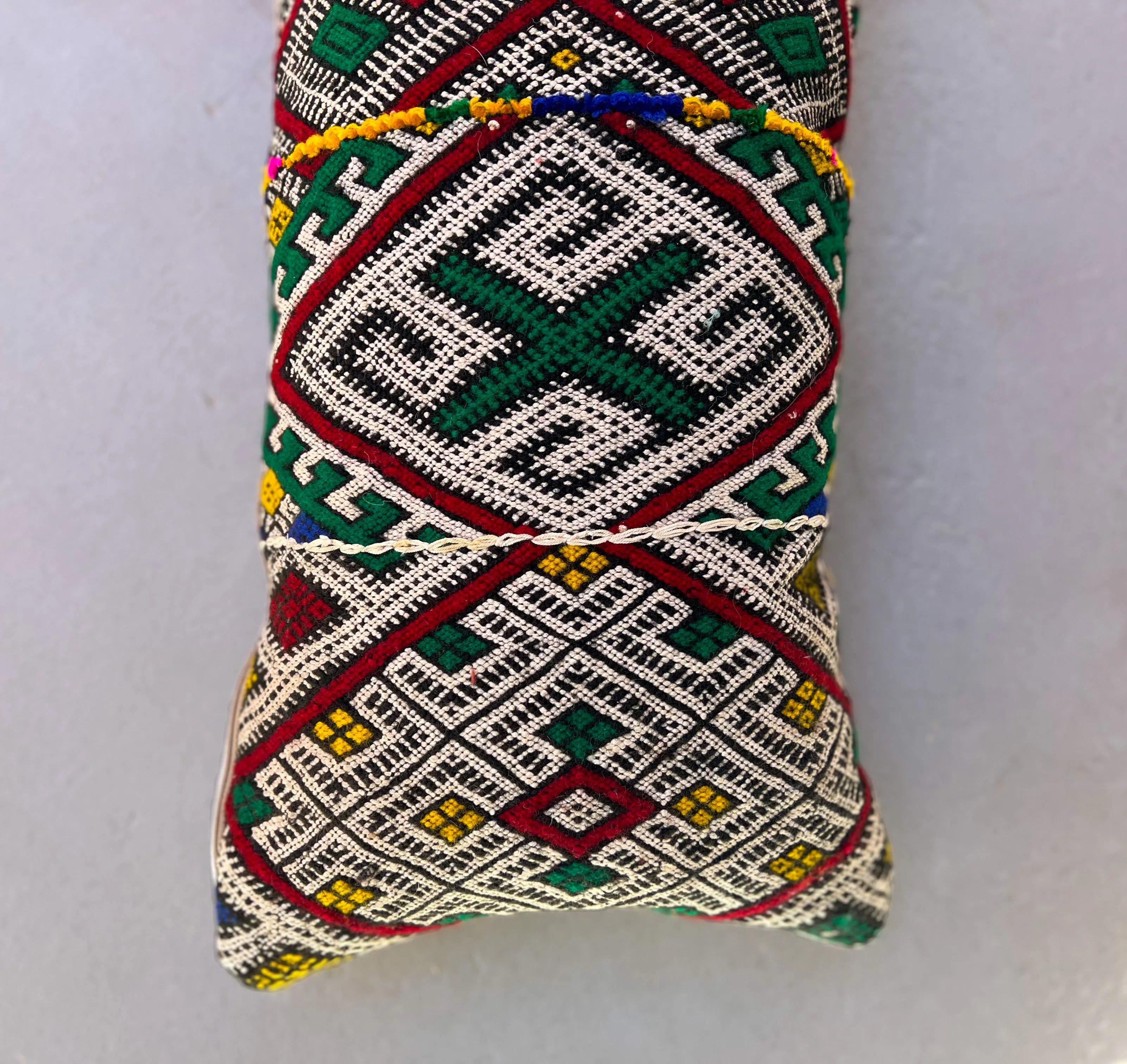 Ain Leuh Lumbar Pillow - Bird