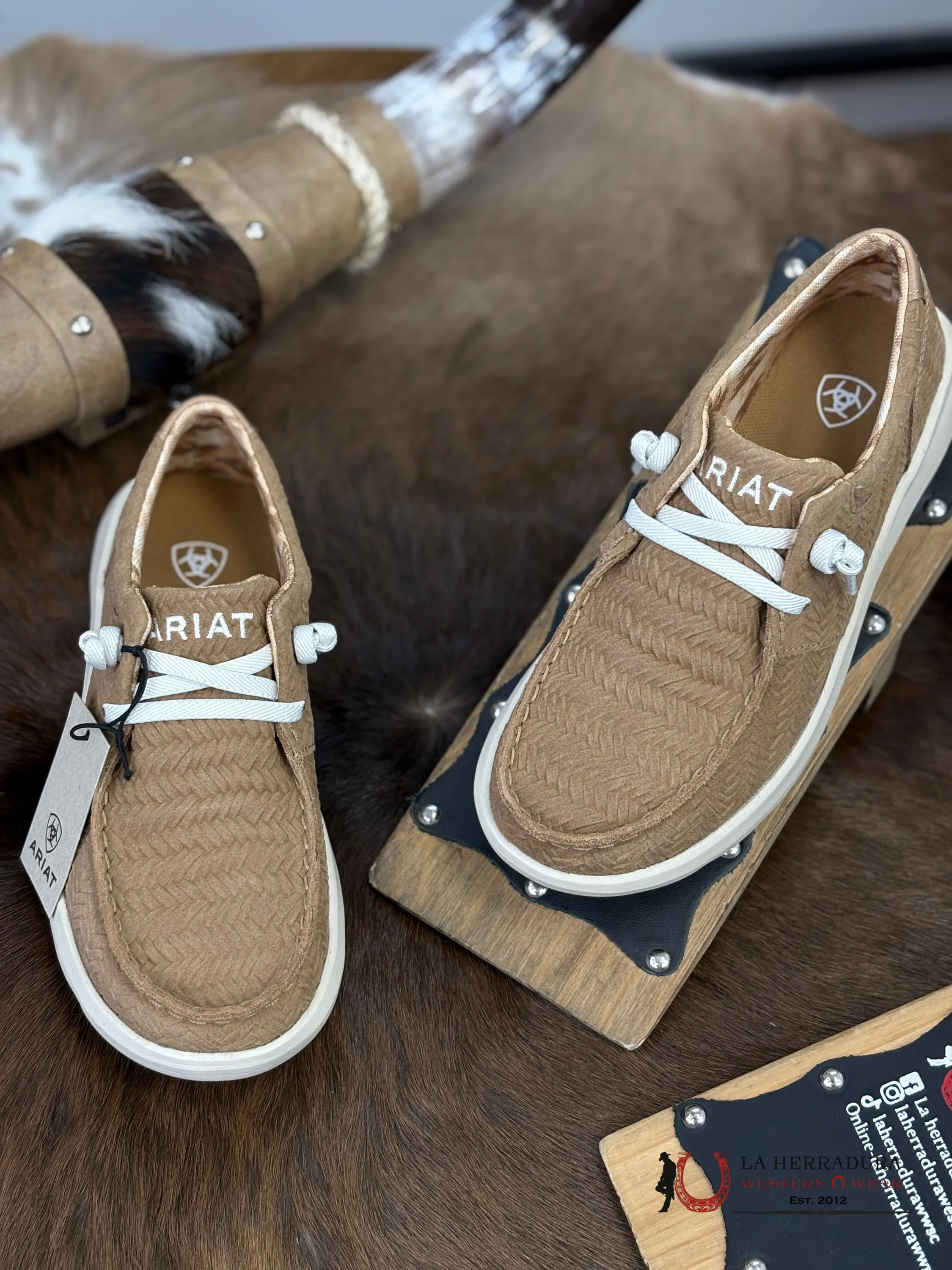 ARIAT WOMENS SLIP ON HILO TAN WOVEN EMBOSS - 1344