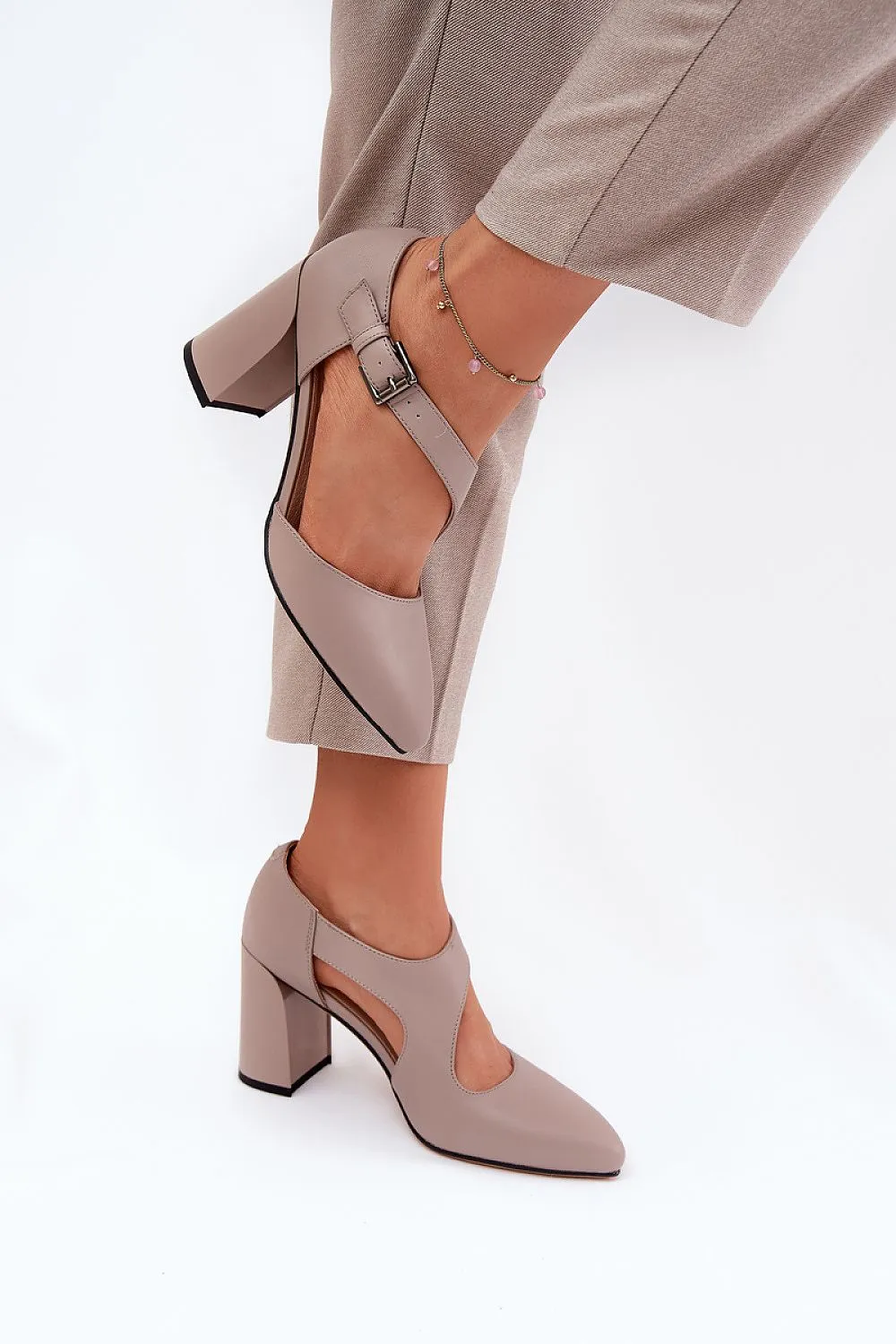 Block heel pumps