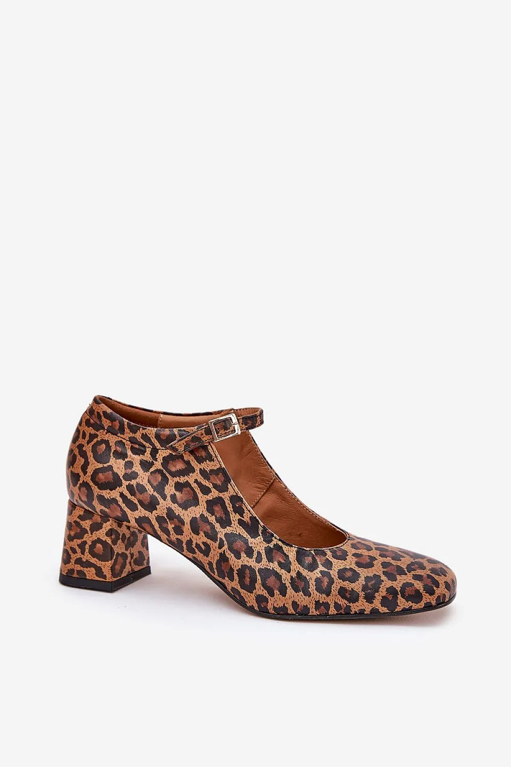 Block heel pumps