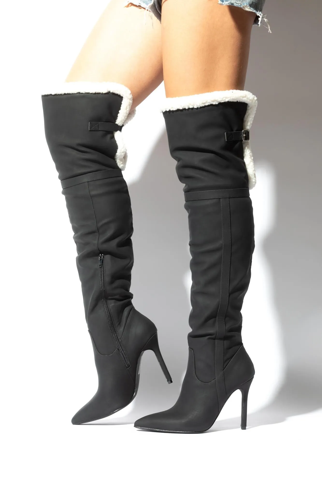 LOVE CIRCLE MATA SHOES