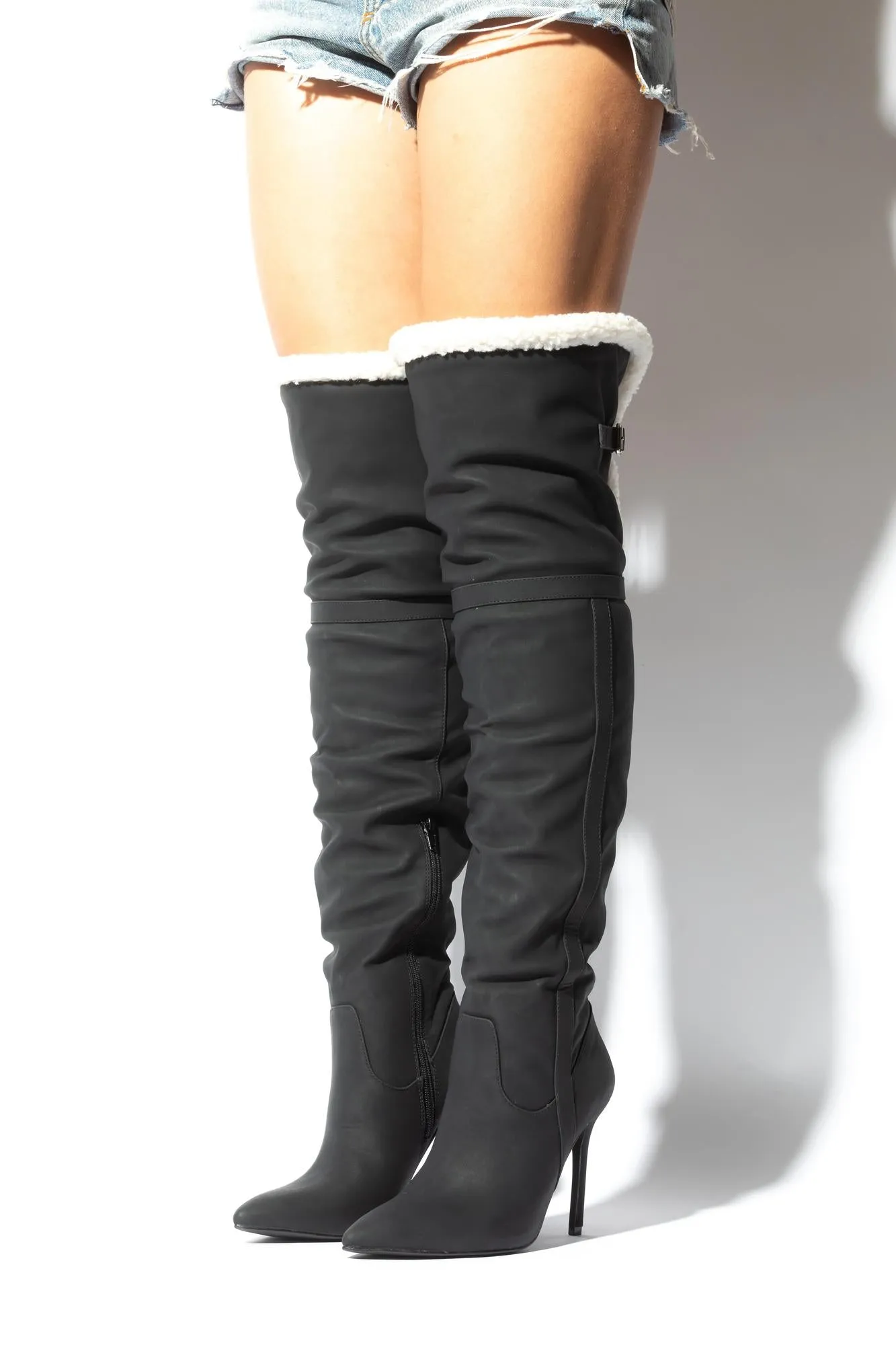 LOVE CIRCLE MATA SHOES