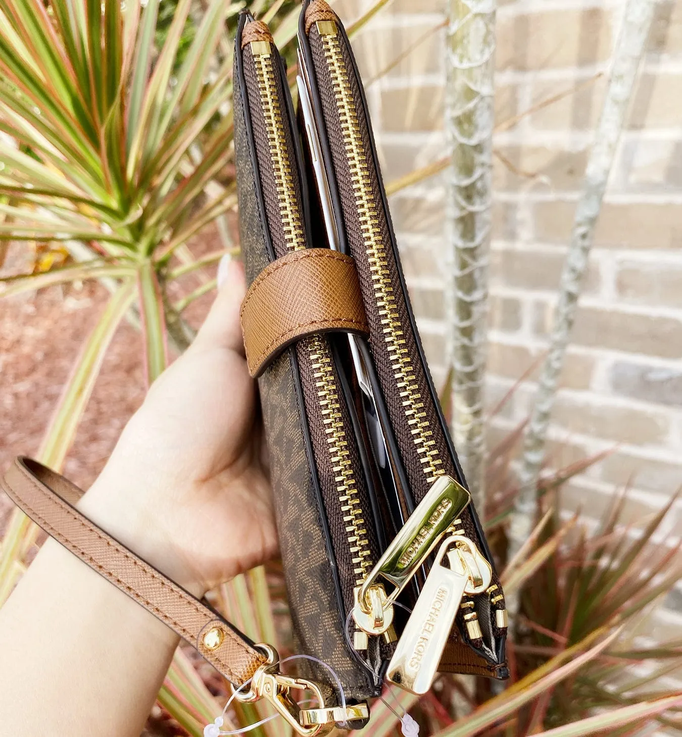 Michael Kors JetSet Double Zip Wristlet PhoneWallet Brown