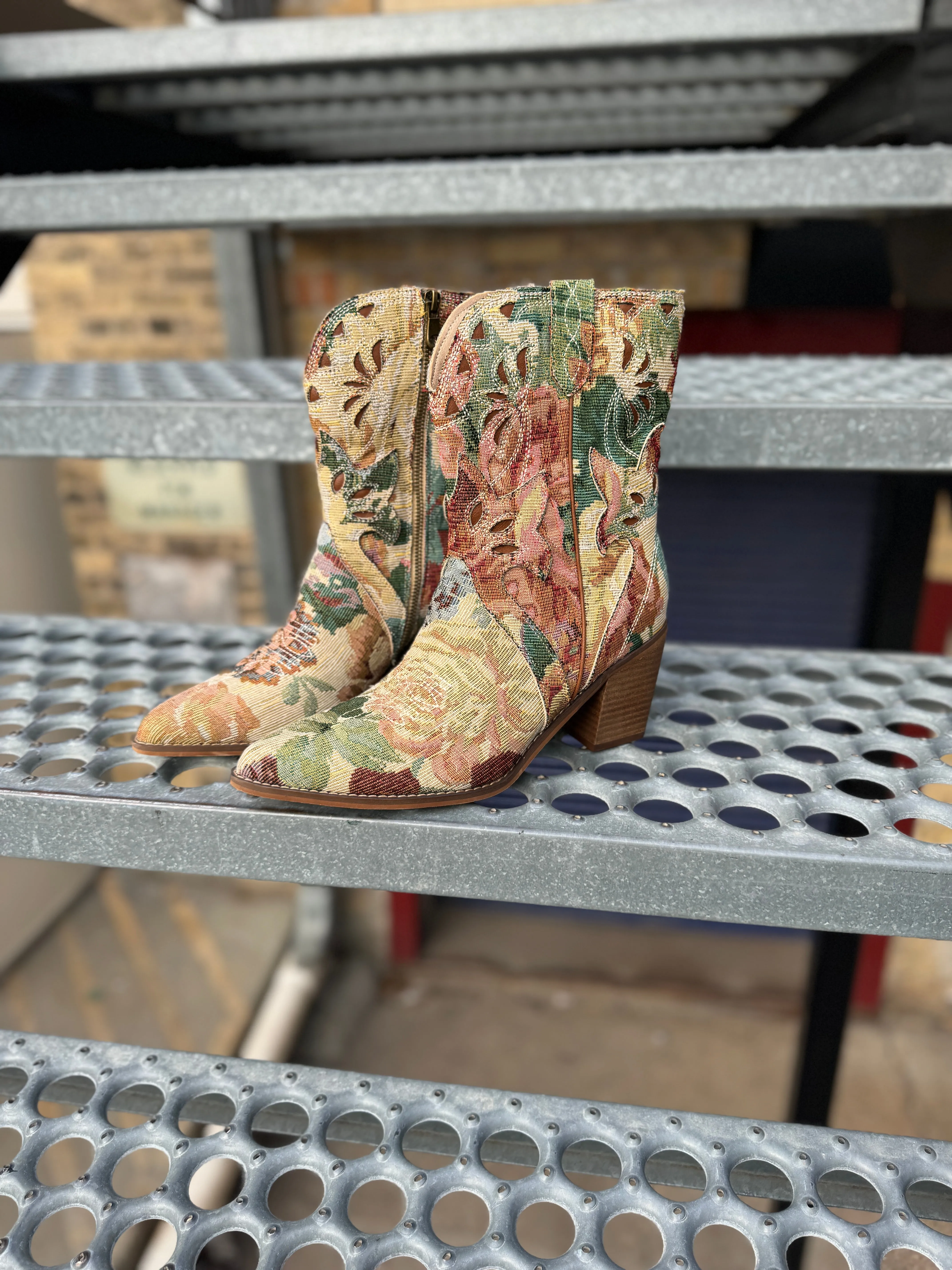 Oasis Society Floral Sorel Boot