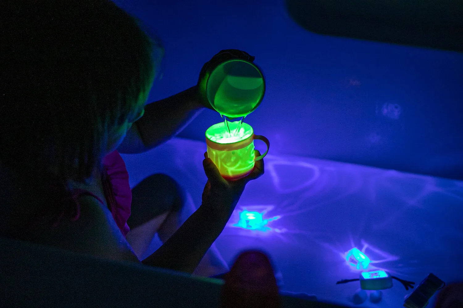 Pippa - Green Light Up Cubes