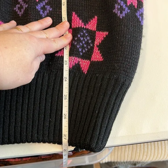 Profile - vintage, purple/pink wool sweater, quilt look