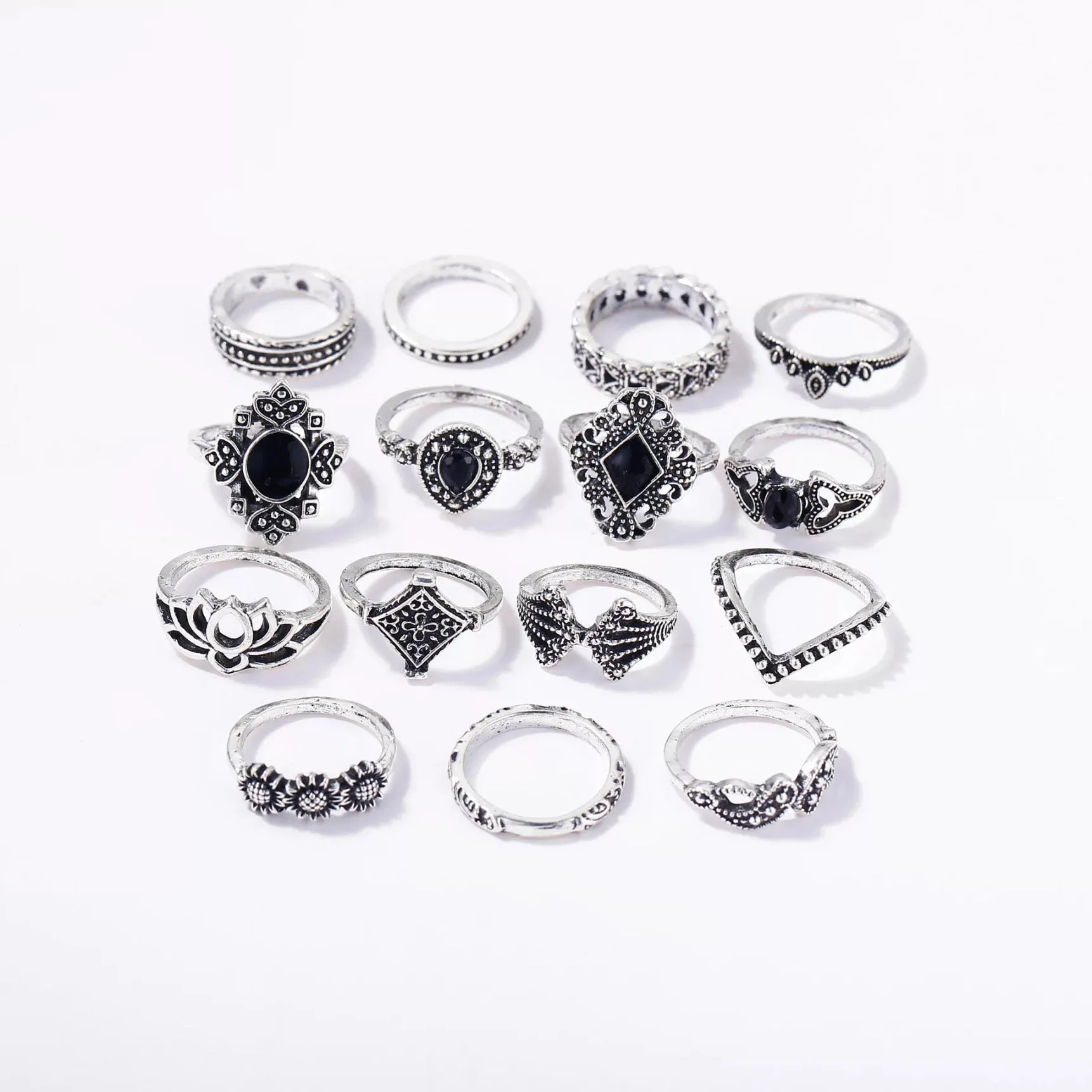 Silver Fifteen Pcs Vintage Floral Design Plushy Ring Set