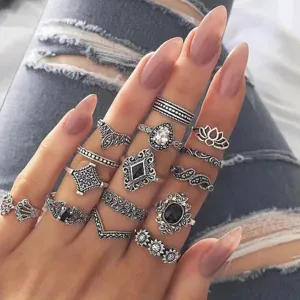 Silver Fifteen Pcs Vintage Floral Design Plushy Ring Set