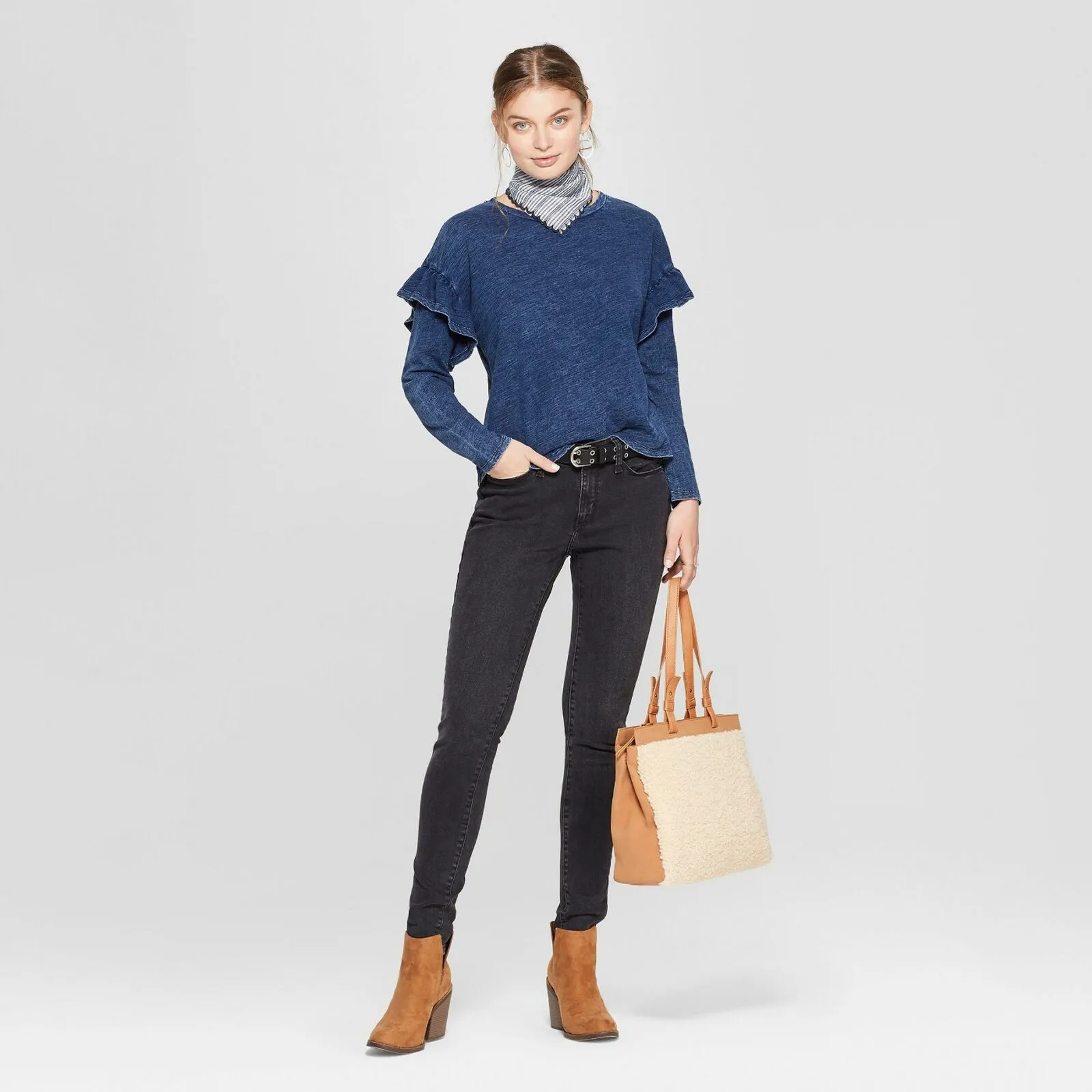 Universal Thread Women's Long Sleeve Ruffle T-Shirt